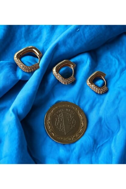 Çelik Zirkon Taşlı Kare Vintage 3'lü Küpe Altın Renk - Görsel 3